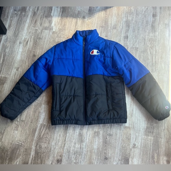 Champion Other - Champion Blue and Black Puffer Jacket Insulated Design~Medium